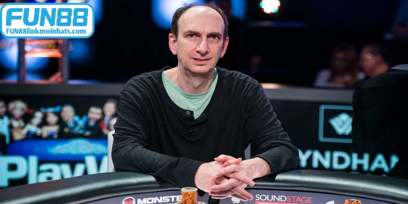 Erik Seidel là một trong những kỳ thủ Poker dày dạn kinh nghiệm